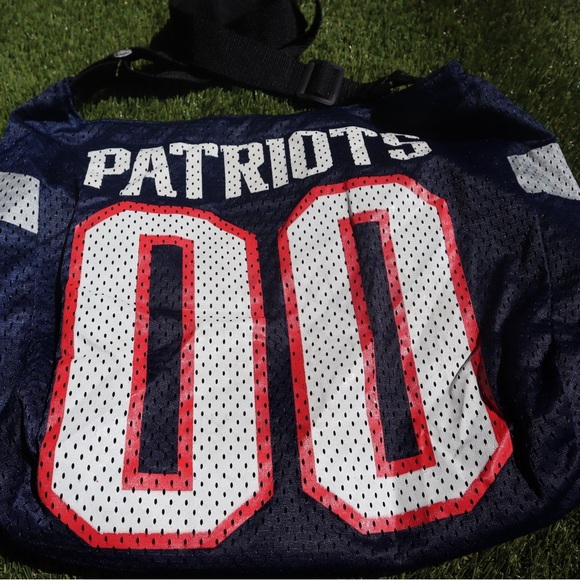 NFL New England Patriots crossbody over shoulder bag - Picture 3 of 8